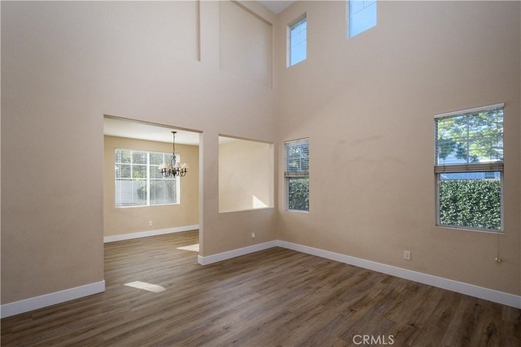 4280 Riverfield Ct - Photo 5 of 36