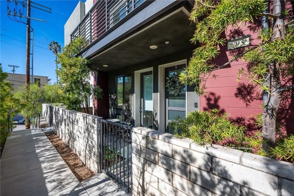 293 Dockside Ln - Photo 2 of 33