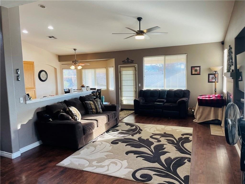 27613 Vanilla Ct - Photo 6 of 37