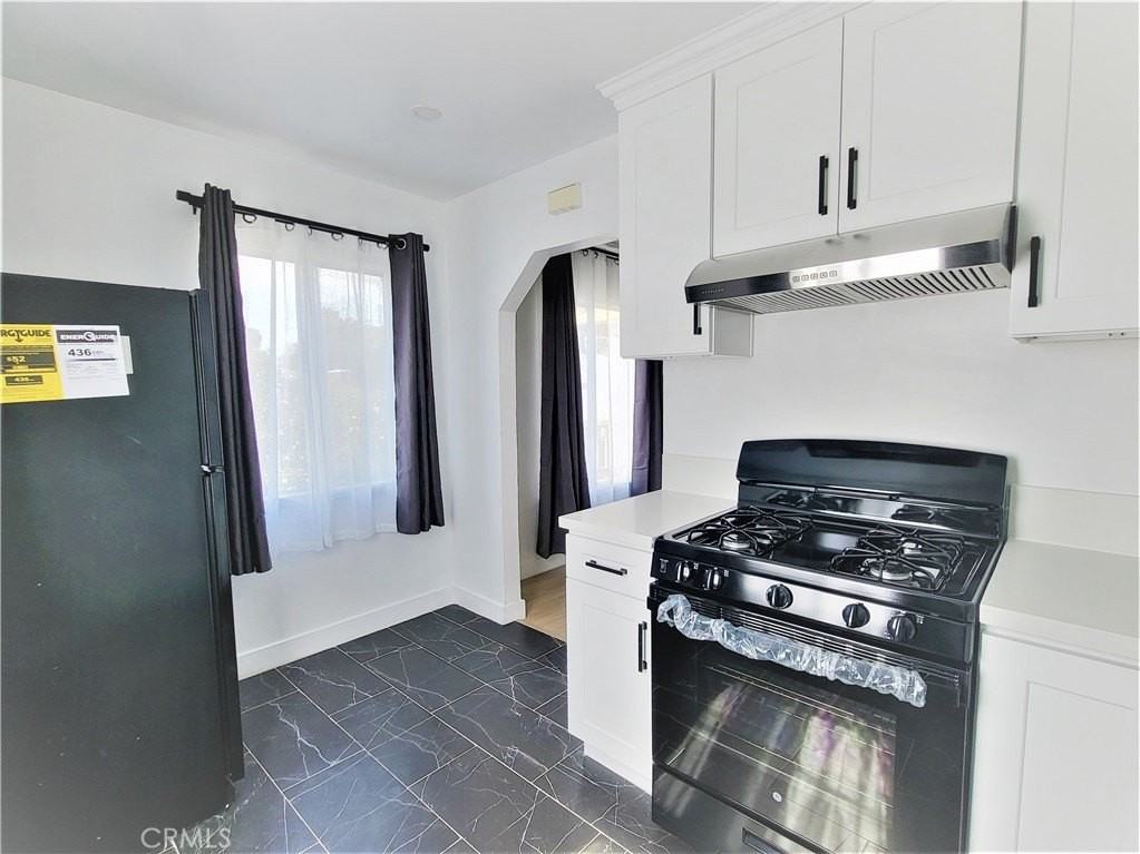 1970 Saint Louis Ave - Photo 2 of 14