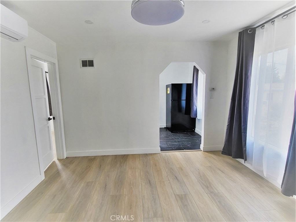 1970 Saint Louis Ave - Photo 3 of 14