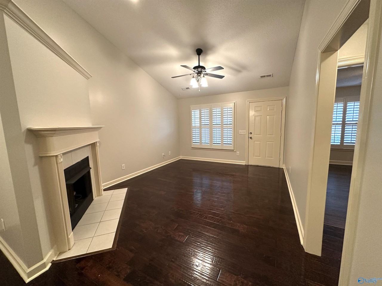 722 Hobbs Rd Se - Photo 2 of 20