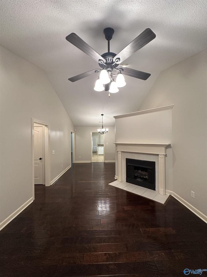 722 Hobbs Rd Se - Photo 4 of 20