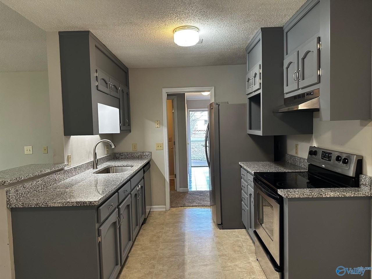 300 N Oxford Cir - Photo 3 of 6