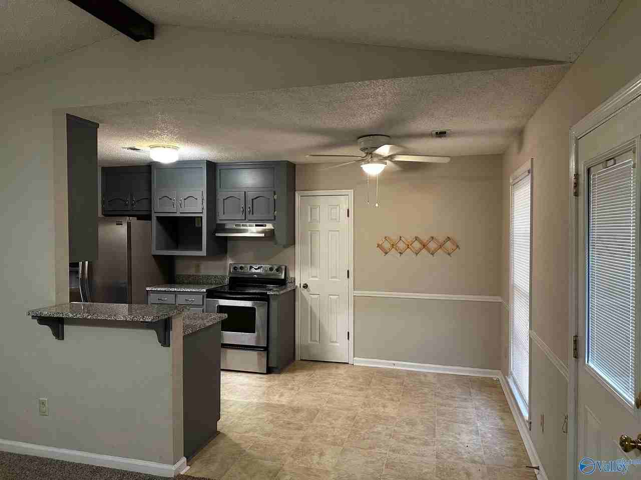 300 N Oxford Cir - Photo 4 of 6