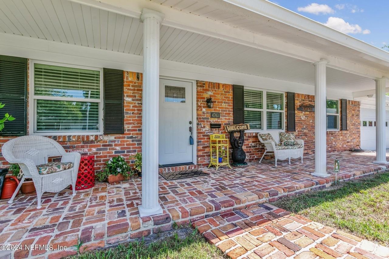 4763 Tunis St - Photo 3 of 27