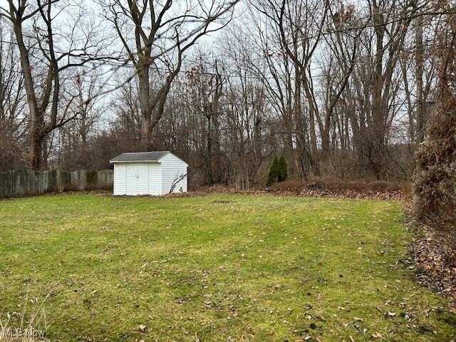 121 Larchwood Dr - Photo 6 of 26