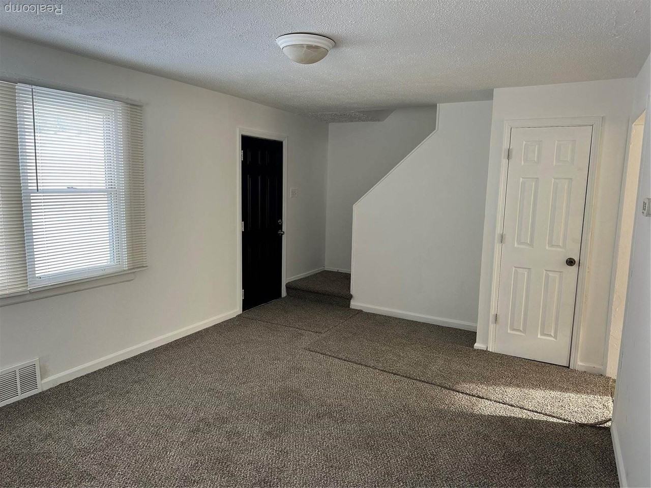 4008 Durand Ct - Photo 2 of 14