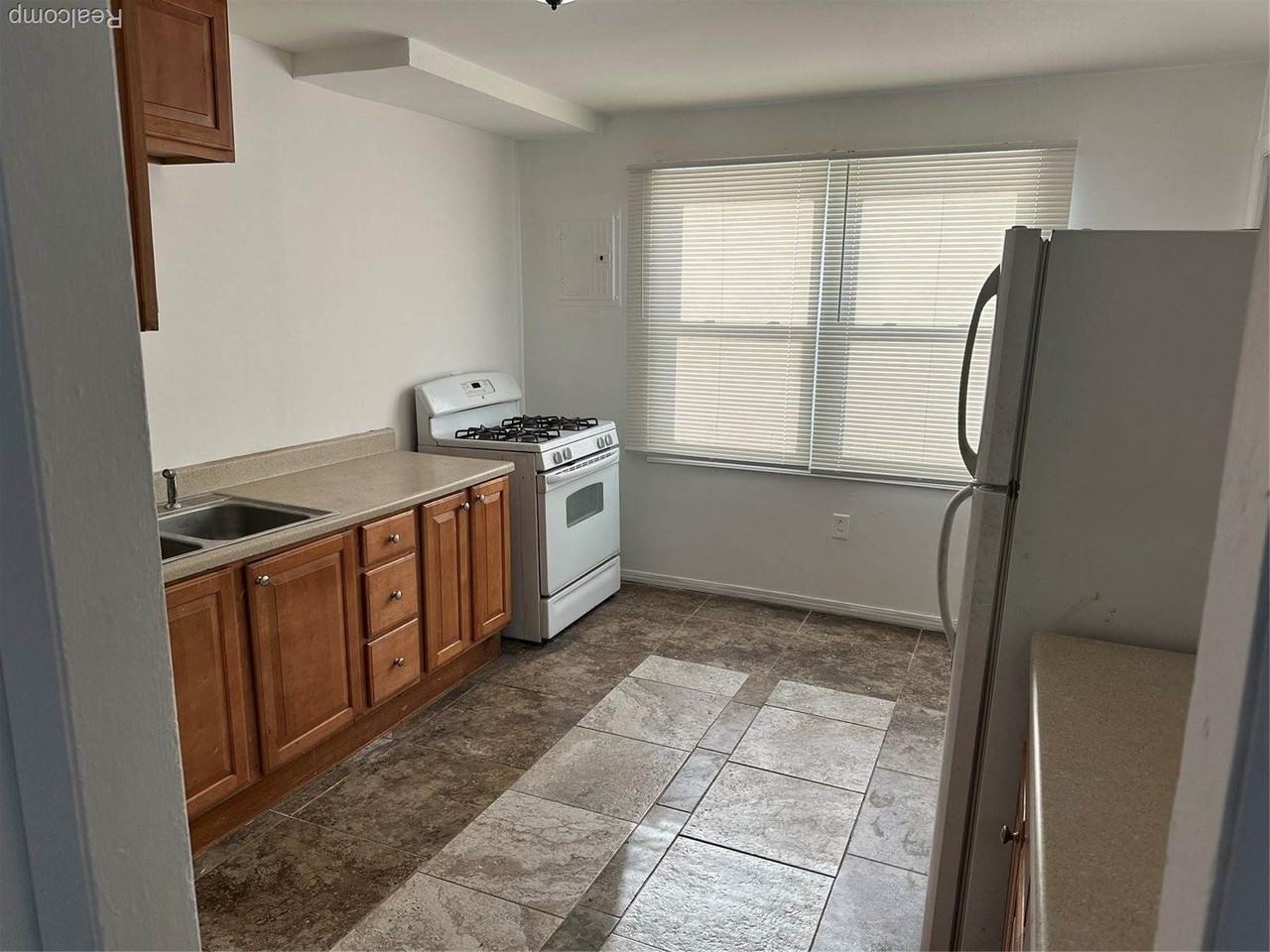 4008 Durand Ct - Photo 6 of 14