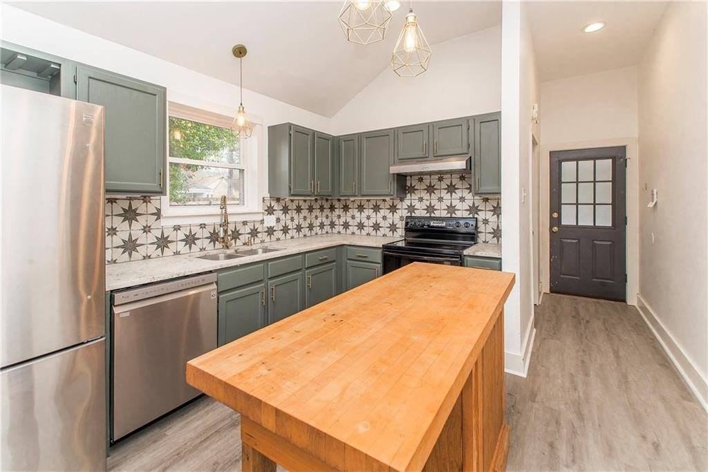 311 Meadow Crossing Dr - Photo 2 of 17