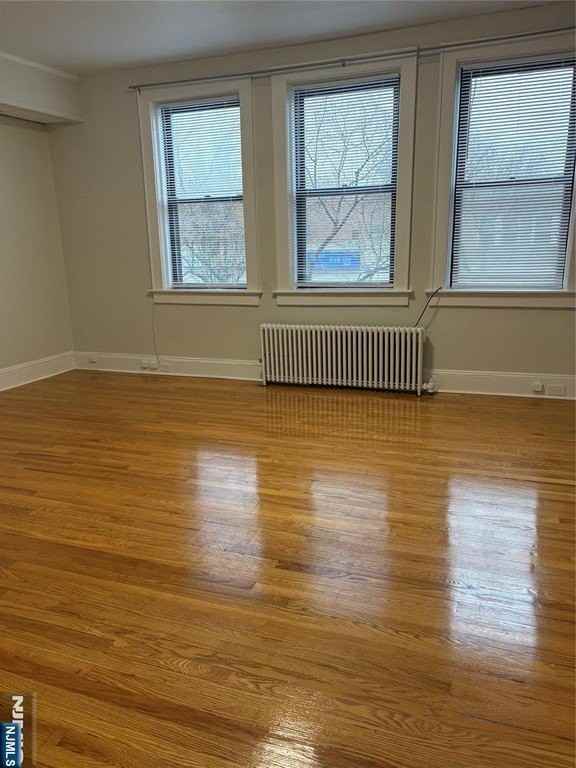 337 337 Broad Avenue 2 Fl - Photo 2 of 15