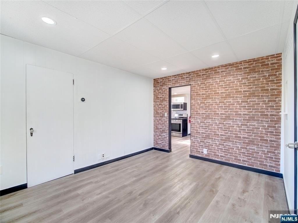 176 Teaneck Rd - Photo 5 of 12