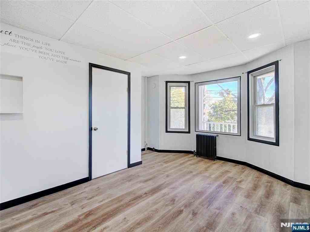 176 Teaneck Rd - Photo 6 of 12