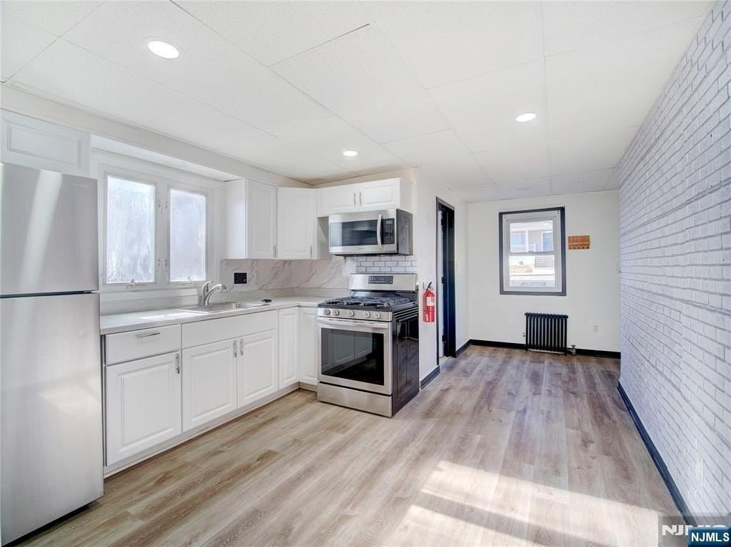 176 Teaneck Rd - Photo 7 of 12