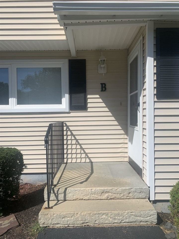 4 Cedarbrook Vlg #B - Photo 2 of 32