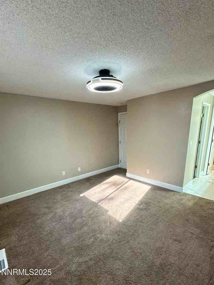 1725 Catham Ln - Photo 4 of 12