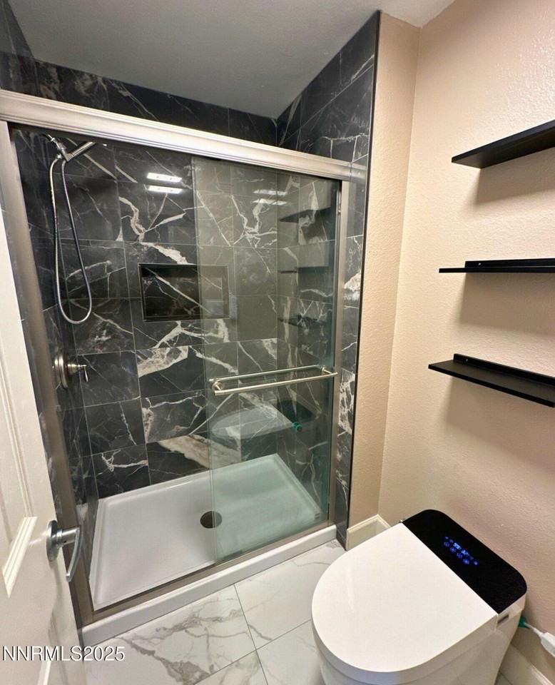 1725 Catham Ln - Photo 6 of 12