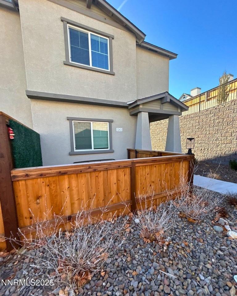 1243 Cedarhaven Ct - Photo 2 of 20