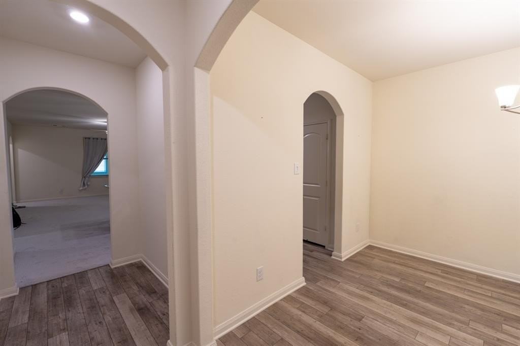 208 Liberty Ln - Photo 5 of 29