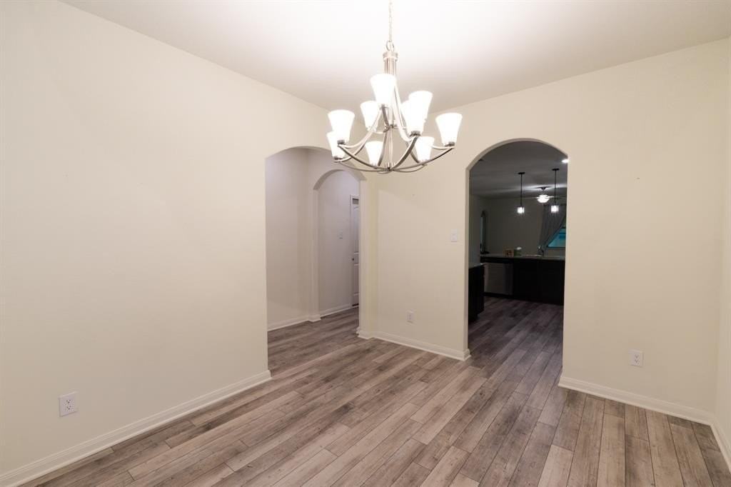 208 Liberty Ln - Photo 6 of 29