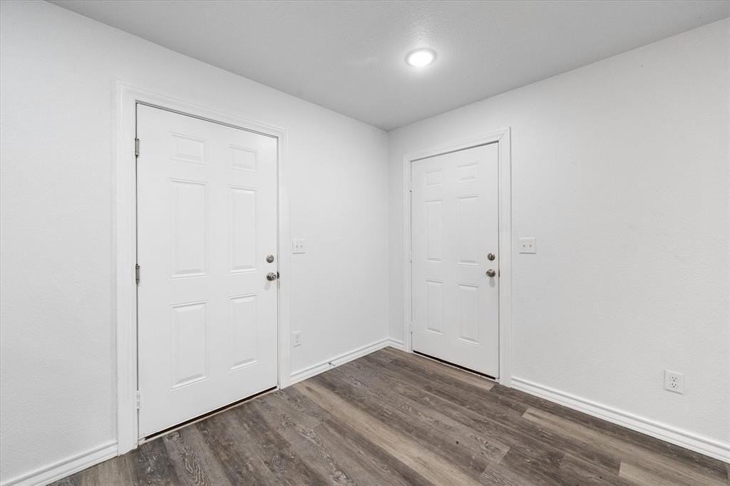 2004 W 2nd Ave - Photo 7 of 31