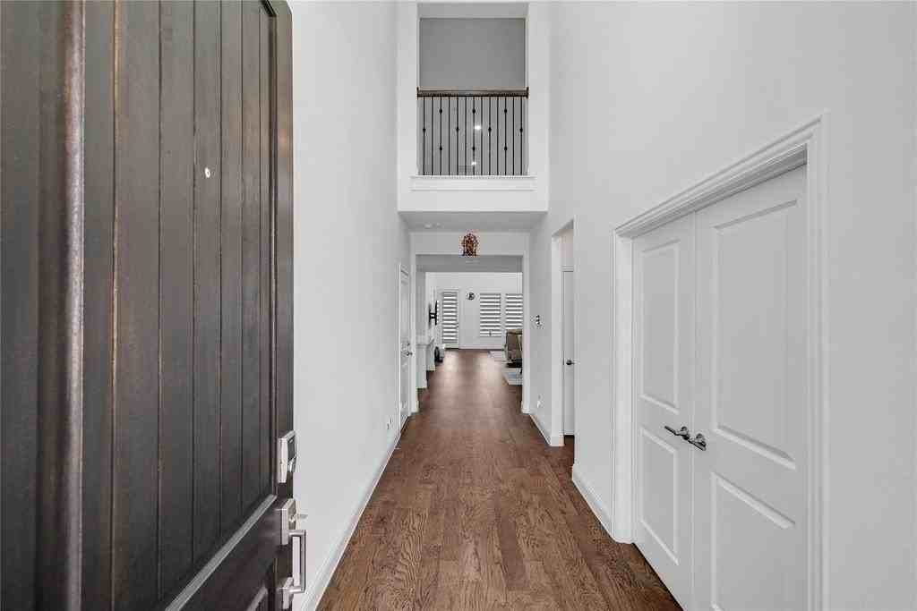 1921 Bristol St - Photo 2 of 38