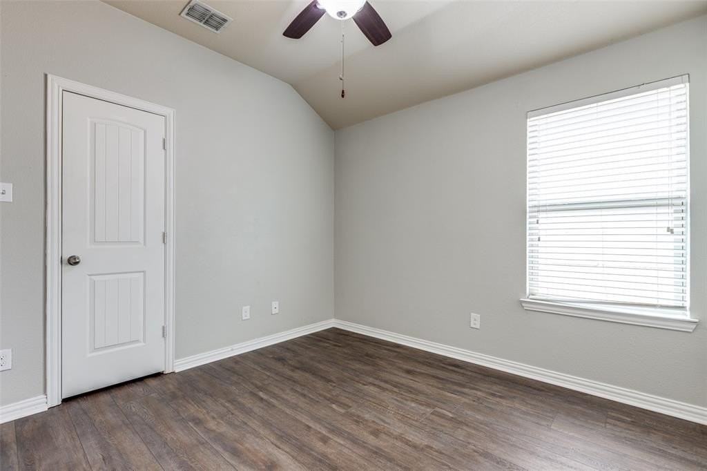 1805 Brownwood Blvd - Photo 5 of 12