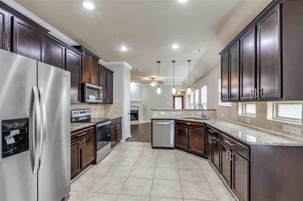 1805 Brownwood Blvd - Photo 7 of 12