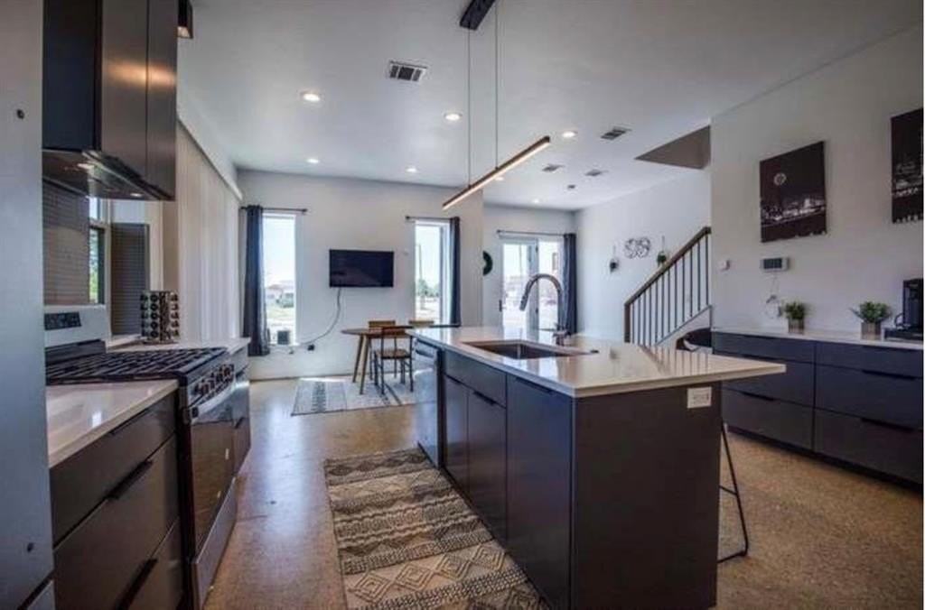 10803 Mandalay Dr - Photo 5 of 19