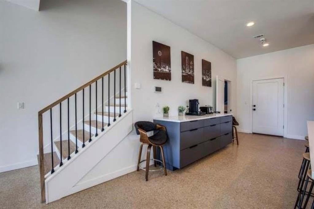 10803 Mandalay Dr - Photo 7 of 19