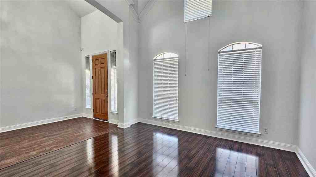 9137 Jasmine Ln - Photo 7 of 34