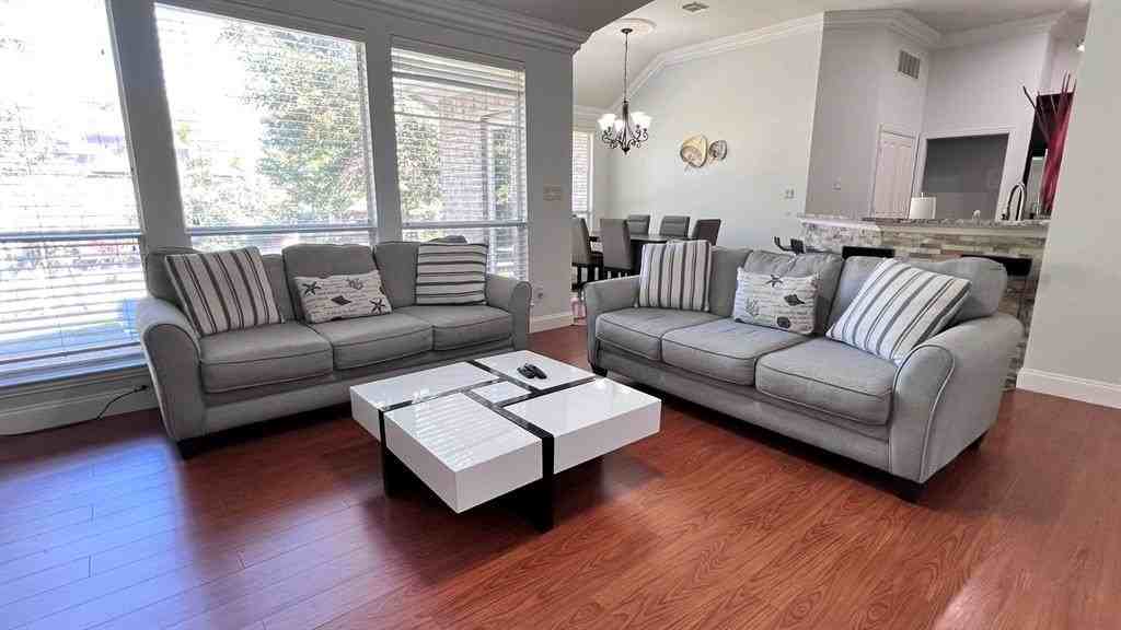 3332 Heather Glen Dr - Photo 3 of 17