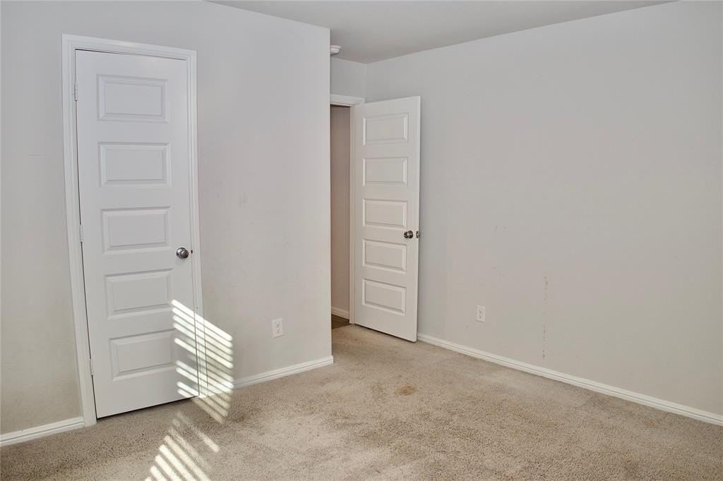 13092 Yellowstone Way - Photo 5 of 37