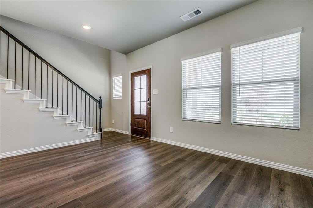 1720 Ironwood Way - Photo 4 of 25