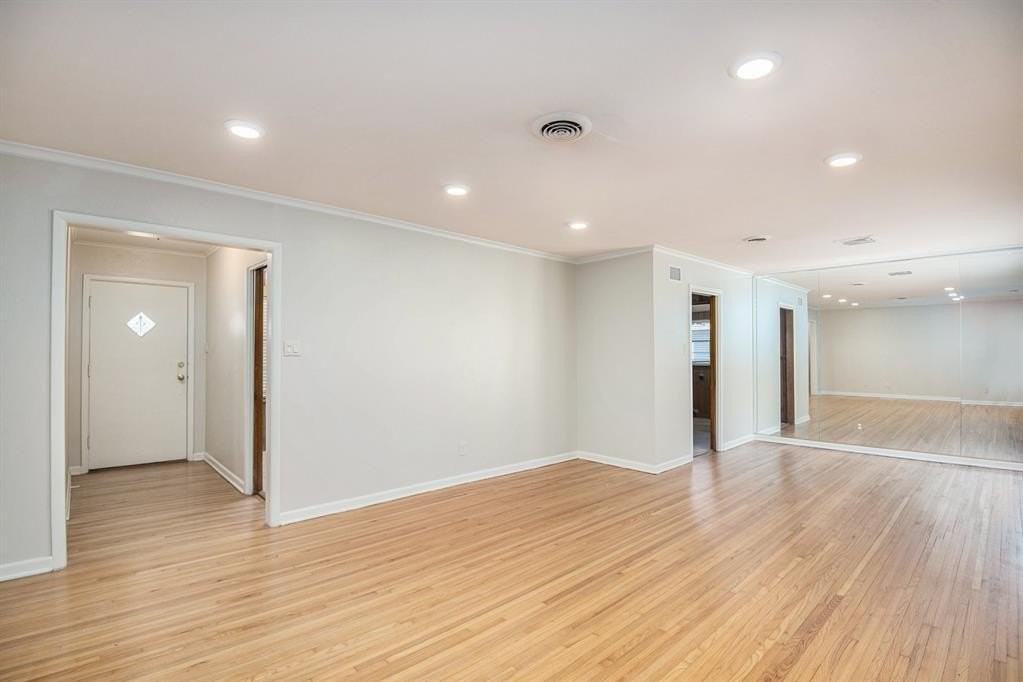 4909 Overton Ave - Photo 5 of 21