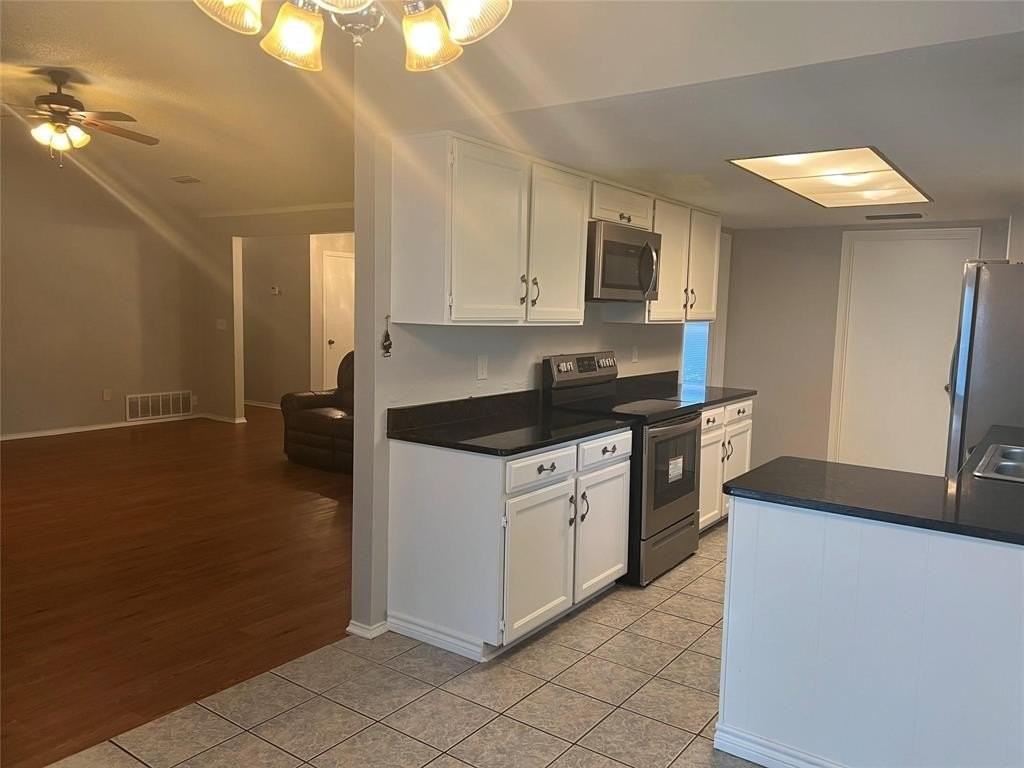 1924 Berkner Dr - Photo 5 of 17