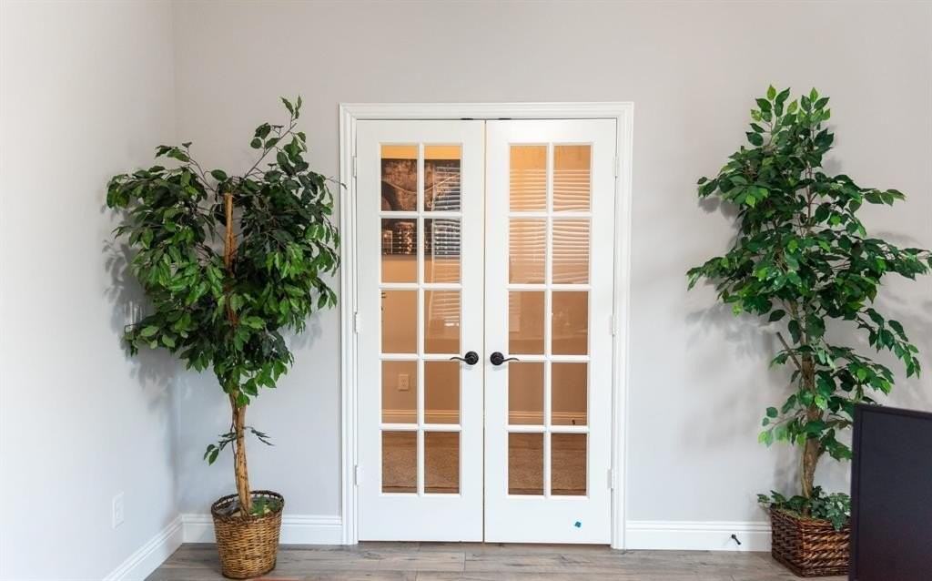 809 Woodview Ct - Photo 7 of 25