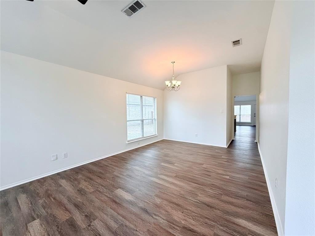 102 Magnolia St - Photo 3 of 25