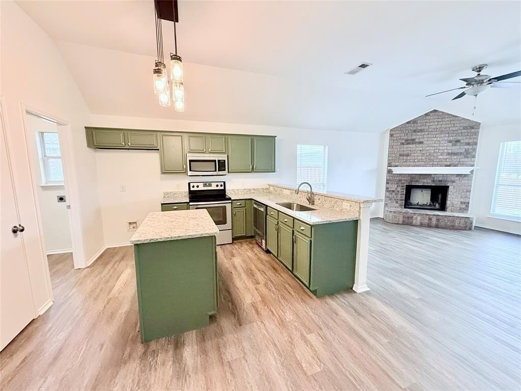 102 Magnolia St - Photo 5 of 25