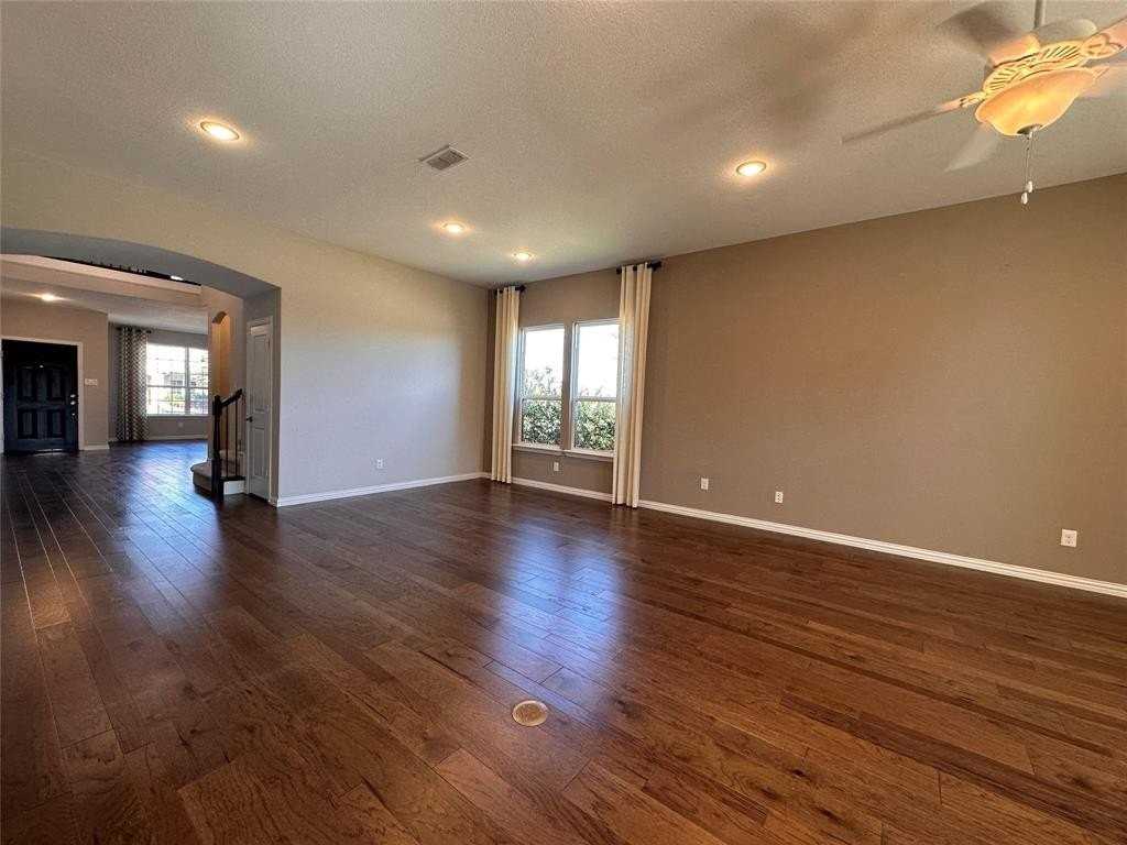 1401 Mesa Crest Dr - Photo 7 of 39