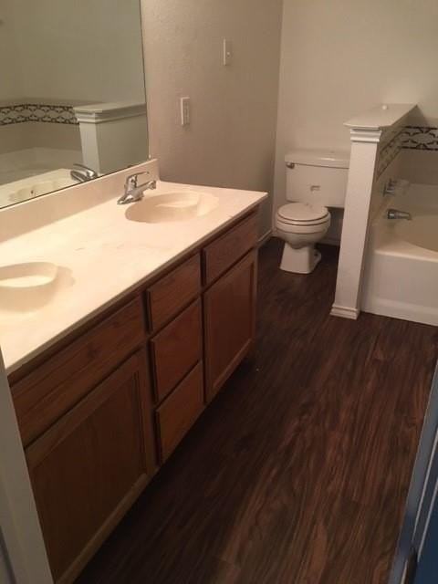 76 Harbour Town St - Photo 5 of 22