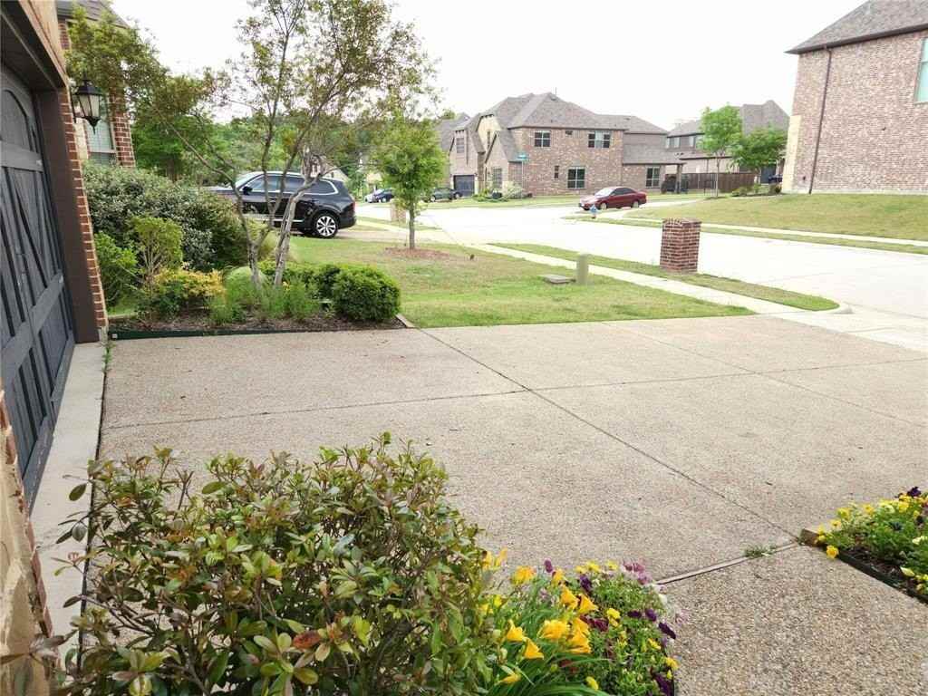 1208 Melcer St - Photo 5 of 37