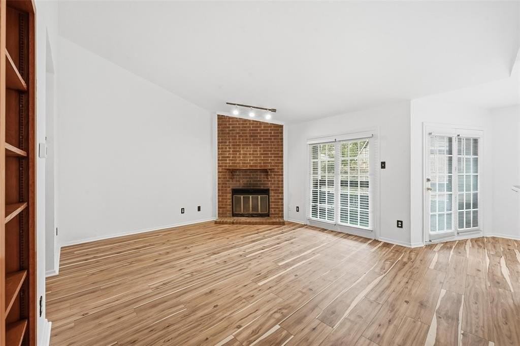 1104 Riverchase Ln #203 - Photo 2 of 21