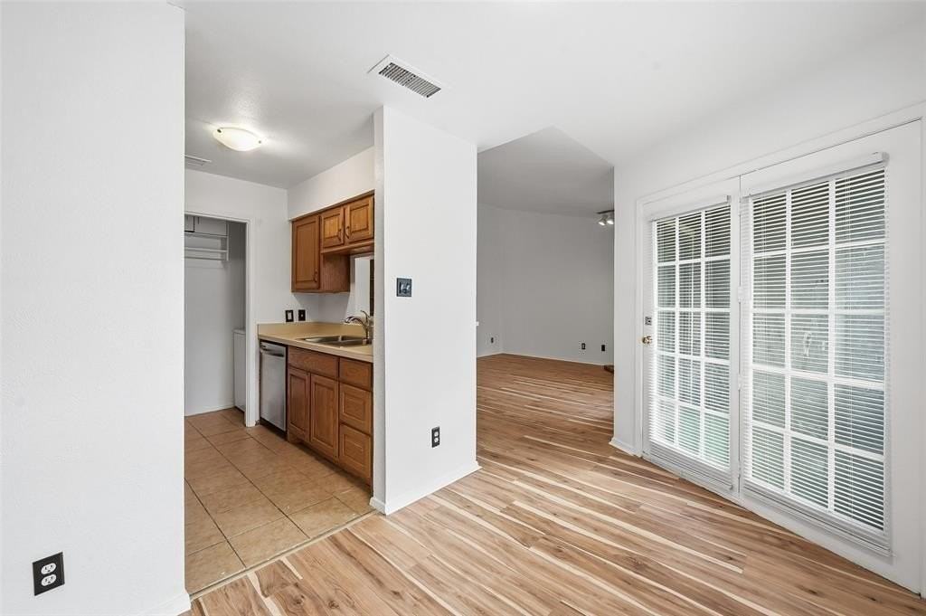 1104 Riverchase Ln #203 - Photo 5 of 21