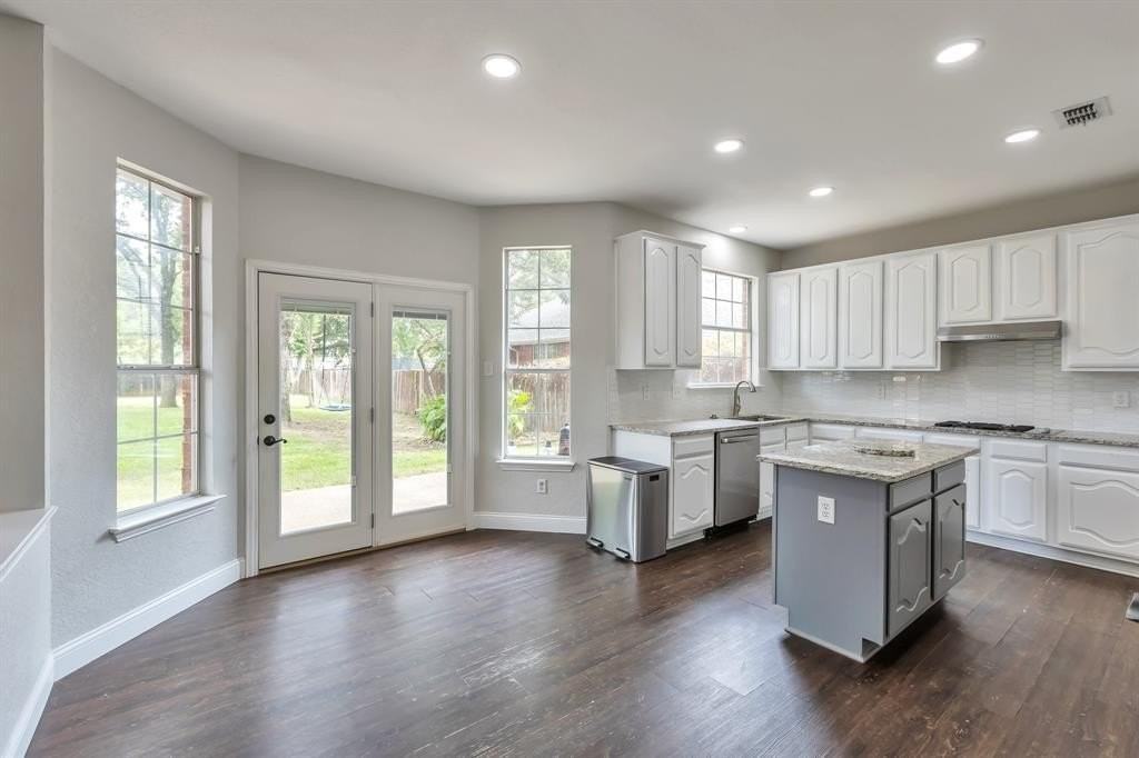 3825 Misty Glen Ct - Photo 3 of 24