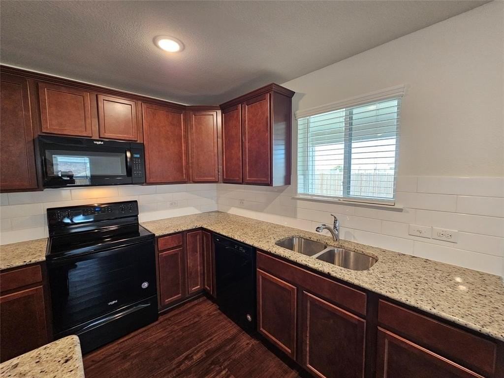 6228 Misty Breeze Dr - Photo 5 of 32