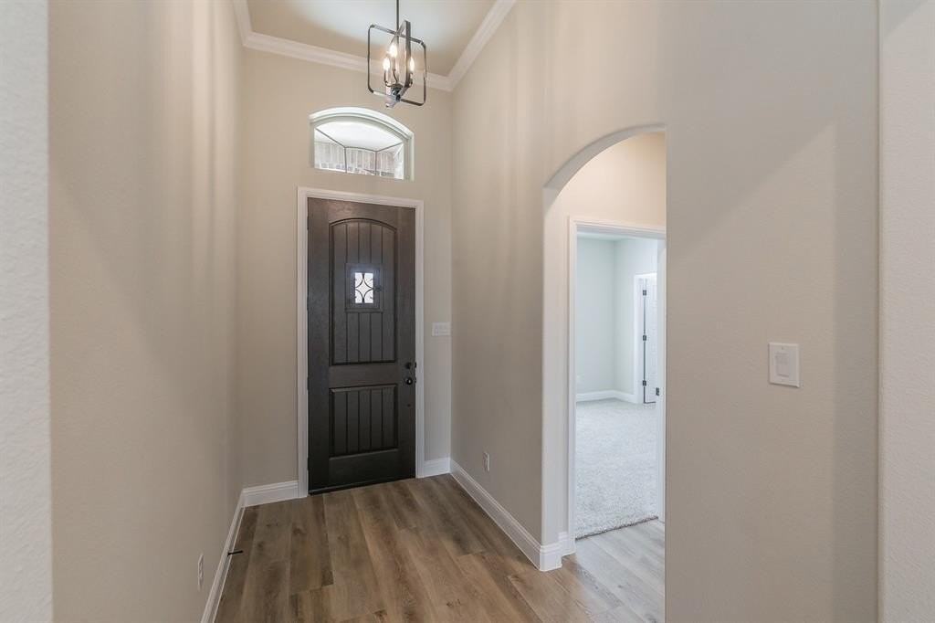 213 Navajo Trl - Photo 2 of 37