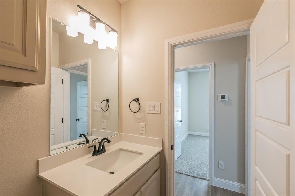 213 Navajo Trl - Photo 7 of 37