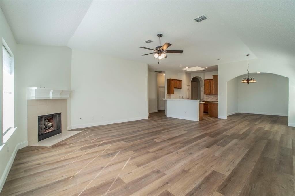 1612 Niagara Blvd - Photo 5 of 26