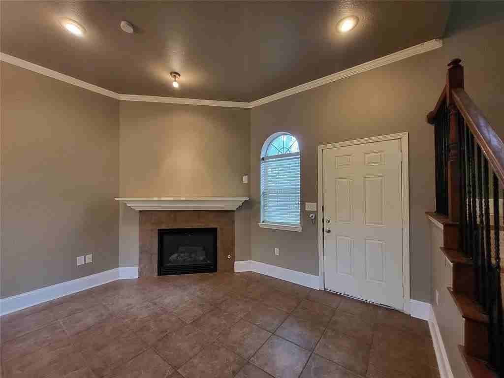 1819 N Fitzhugh Ave #C - Photo 3 of 25